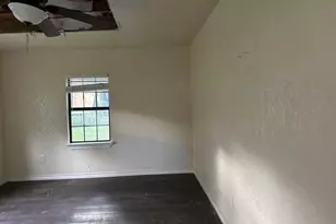 129 New York Ave, Lakehills, TX 78063 - Photo 7