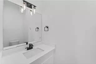 5518 Cortlandt St, Houston, TX 77076 - Photo 13