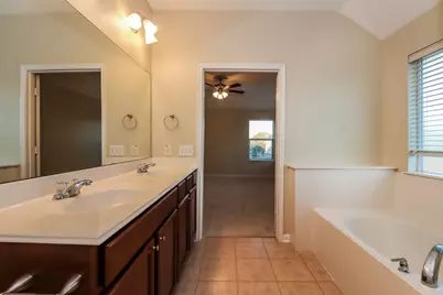 1315 Lucas Street, Pearland, TX 77581 - Photo 13