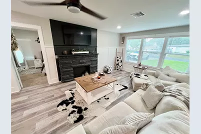 1217 18th Avenue N, Texas City, TX 77590 - Photo 3