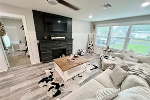1217 18th Ave N, Texas City, TX 77590 - Photo 3