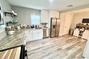 1217 18th Ave N, Texas City, TX 77590 - Photo 7
