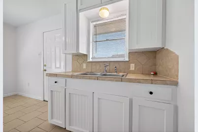 312 Travis Street, Richmond, TX 77469 - Photo 11