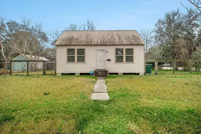 202 Beatrice Street, La Marque, TX 77568 - Photo 1