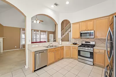 14116 Spring Knoll Lane, Rosharon, TX 77583 - Photo 11