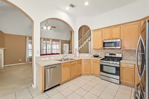 14116 Spring Knoll Ln, Rosharon, TX 77583 - Photo 11