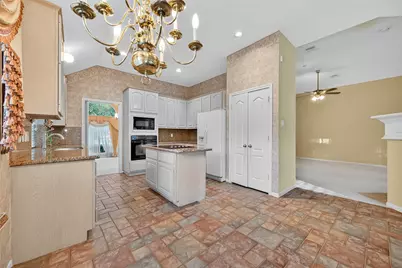 7014 Adobe Oaks Court, Sugar Land, TX 77479 - Photo 9