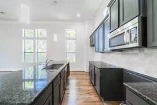 2426 Bevis St, Houston, TX 77008 - Photo 15