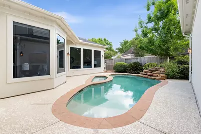 70 Blooming Grove Lane, Houston, TX 77077 - Photo 5