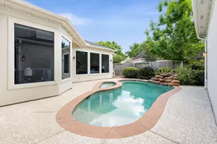 70 Blooming Grove Ln, Houston, TX 77077 - Photo 5