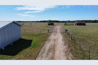 2749 County Road 173, Hallettsville, TX 77964 - Photo 13