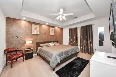 9715 Riddlewood Lane, Houston, TX 77025 - Photo 11