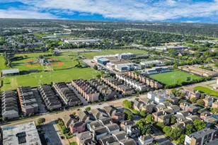 9715 Riddlewood Ln, Houston, TX 77025 - Photo 41