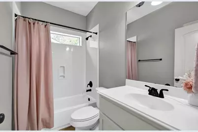 511 Sycamore Street, Lake Jackson, TX 77566 - Photo 13