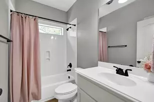 511 Sycamore St, Lake Jackson, TX 77566 - Photo 13