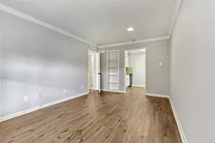 845 Augusta Dr, Houston, TX 77057 - Photo 9