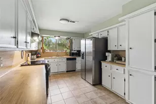 7310 Maple Ln, Baytown, TX 77521 - Photo 13
