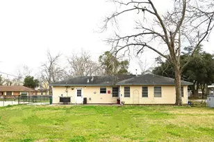 1105 Earley St, Sweeny, TX 77480 - Photo 1