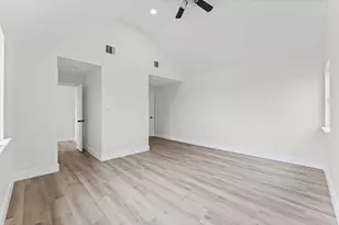 15806 Lakeview Dr, Beach City, TX 77523 - Photo 31