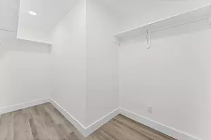 15806 Lakeview Dr, Beach City, TX 77523 - Photo 29