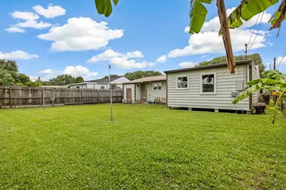 7113 Sycamore Drive, Galveston, TX 77551 - Photo 21