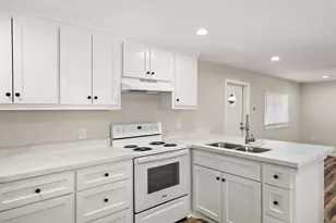 2222 N Austin Ave, Pearland, TX 77581 - Photo 11