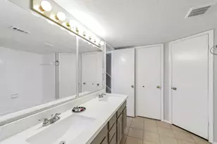 10827 Sugar Hill Dr, Houston, TX 77042 - Photo 19