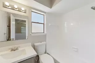 10827 Sugar Hill Dr, Houston, TX 77042 - Photo 23