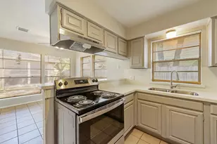 10827 Sugar Hill Dr, Houston, TX 77042 - Photo 11