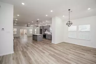 2139 Counter Point Dr, Houston, TX 77055 - Photo 15