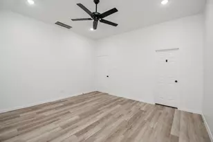 2139 Counter Point Dr, Houston, TX 77055 - Photo 27