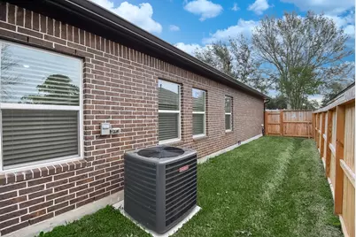 2139 Counter Point Drive, Houston, TX 77055 - Photo 45
