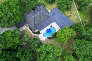 11 W Lake Forest Ct, Conroe, TX 77384 - Photo 3