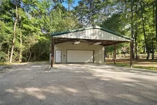 11 W Lake Forest Ct, Conroe, TX 77384 - Photo 9