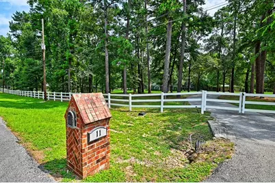 11 W Lake Forest Court, Conroe, TX 77384 - Photo 3