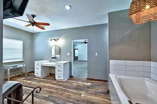 11 W Lake Forest Ct, Conroe, TX 77384 - Photo 29