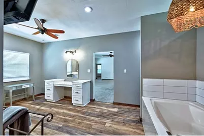 11 W Lake Forest Court, Conroe, TX 77384 - Photo 31