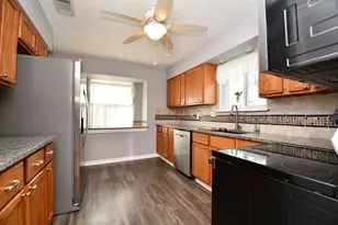 12518 Hunting Briar Dr, Houston, TX 77099 - Photo 9