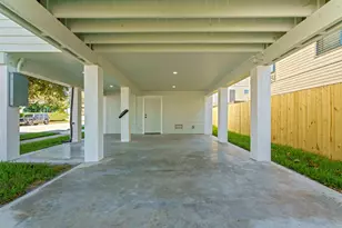 2202 31st St, Galveston, TX 77550 - Photo 29