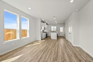 520 Long Br Dr, Dayton, TX 77535 - Photo 7