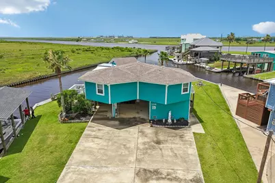 130 Admiral Lane, Freeport, TX 77541 - Photo 5