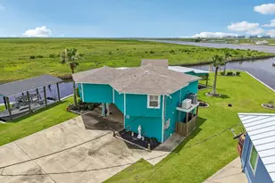130 Admiral Ln, Freeport, TX 77541 - Photo 5
