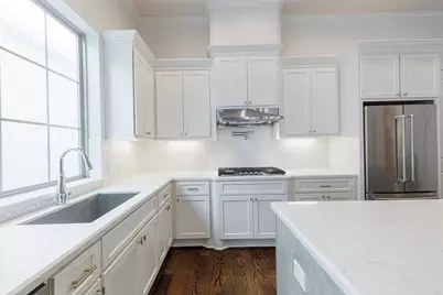 247 Green Boulevard, Shenandoah, TX 77384 - Photo 13