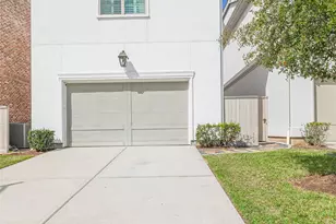 247 Green Blvd, Shenandoah, TX 77384 - Photo 5