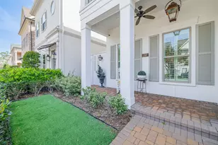 247 Green Blvd, Shenandoah, TX 77384 - Photo 3