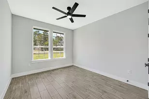 222 Brook Park Dr, Conroe, TX 77303 - Photo 17