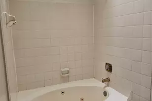 9850 Pagewood Ln, Houston, TX 77042 - Photo 9