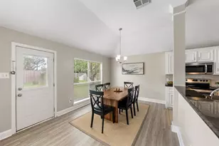 3806 Vinecrest Dr, Pearland, TX 77584 - Photo 11