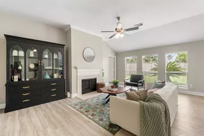 3806 Vinecrest Drive, Pearland, TX 77584 - Photo 3