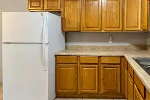 2102 5th Ave N, Texas City, TX 77590 - Photo 5